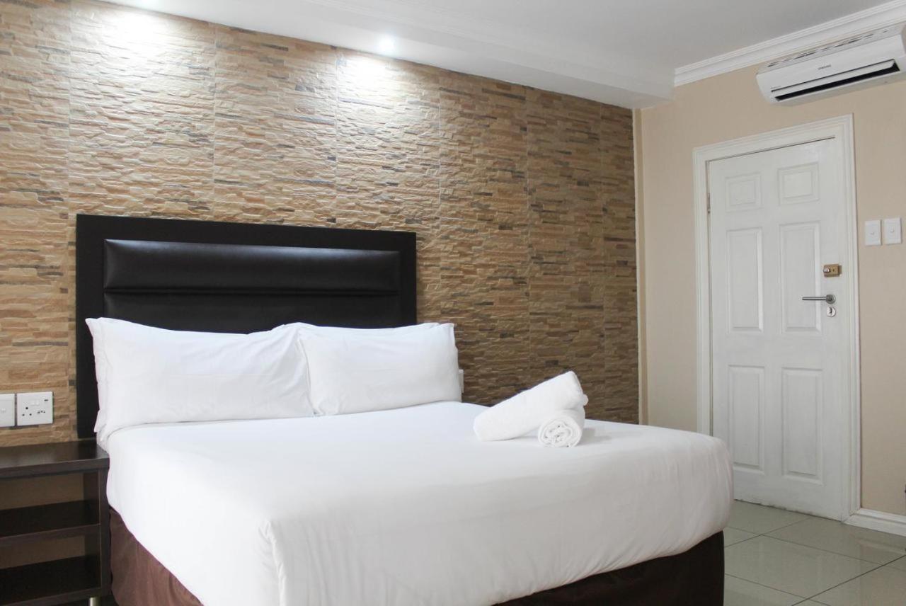 Bayside Hotel & Self Catering 110 West Street Durban Extérieur photo
