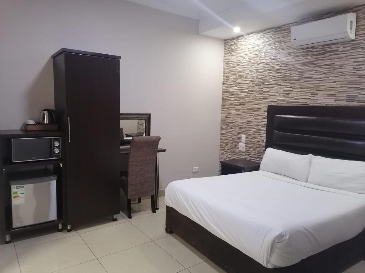 Bayside Hotel & Self Catering 110 West Street Durban Extérieur photo